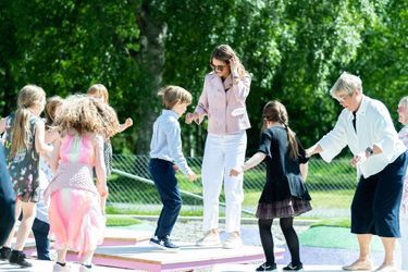 Le prince Nicolas de Suède avec sa mère la princesse Madeleine dans l&#039;Ångermanland, le 21 juin 2022