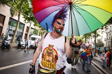 Lors de la marche des Fiertés LGBT+ à Paris, samedi 25 juin 2022.