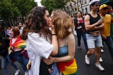 Lors de la marche des Fiertés LGBT+ à Paris, samedi 25 juin 2022.