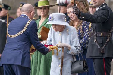 La reine Elizabeth II avec la comtesse Sophie de Wessex, à Edimbourg le 27 juin 2022