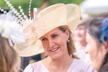 Le chapeau de la comtesse Sophie de Wessex à Edimbourg, le 29 juin 2022