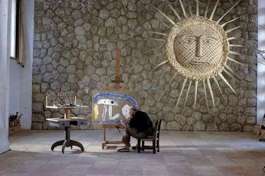 «L’âme de l’atelier de Miró, c’est le soleil de palmes tressées pendu à une ficelle : double symbole de son culte solaire et de son amour du folklore.» - Paris Match n°691, 7 juillet 1962