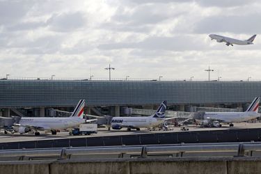 Plusieurs mouvements de grève pour les salaires sont prévus ou déjà engagés dans les aéroports français, dont Charles-de-Gaulle et Orly.