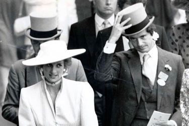 La princesse Diana, suivie d'Oliver Hoare, lors du Royal Ascot de 1986.