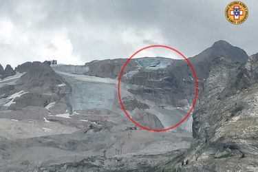 Fragilisée par le réchauffement climatique depuis des décennies ainsi qu'une vague de chaleur, une partie du glacier de la Marmolada s’est effondrée dimanche.