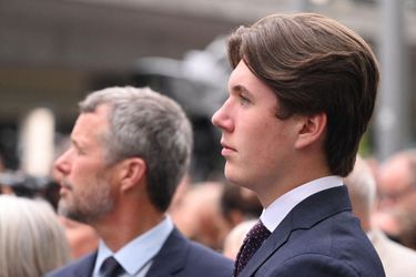 Le prince Christian de Danemark avec son père le prince héritier Frederik à Copenhague, le 5 juillet 2022
