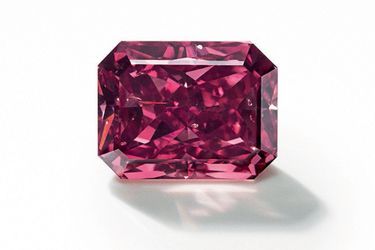 Un diamant rouge de près de 2 carats vendu à Miami au printemps pour plusieurs millions d’euros.