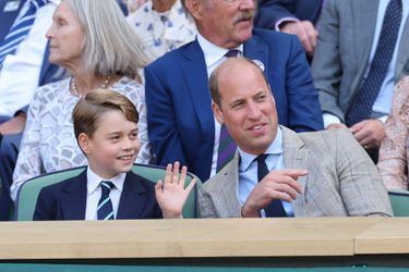 Le prince William et son fils le prince George au tournoi de Wimbledon, au jour de la finale, le 10 juillet 2022 à Londres. 