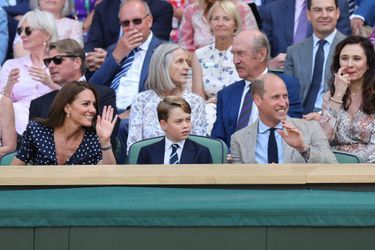 Le prince William, Kate Middleton et leur fils le prince George au tournoi de Wimbledon, au jour de la finale, le 10 juillet 2022 à Londres. 