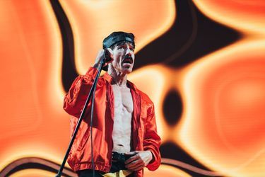 Anthony Kiedis des Red Hot Chili Peppers, en concert vendredi 8 juillet 2022 au Stade de France.