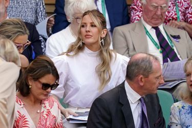 Ellie Goulding dans les tribunes de Wimbledon lors de la finale dame du tournoi, à Londres, le 9 juillet 2022.