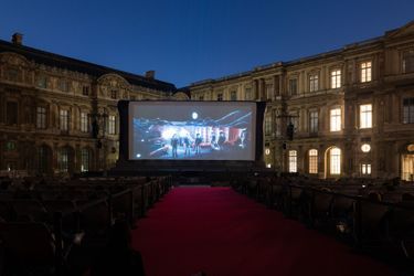 L'édition 2021 du Festival Cinéma Paradiso Louvre, dans la Cour Carrée. 