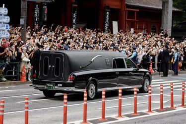 La cérémonie des obsèques s'est déroulée en début d'après-midi au temple bouddhiste Zojoji, dans le centre de la capitale nippone.