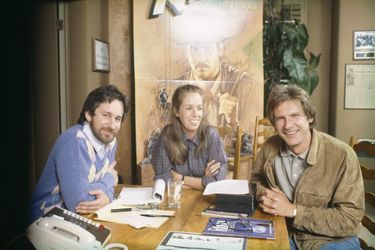 Steven Spielberg, Harrison Ford et sa femme Melissa Mathison à Los Angeles, en 1982. 