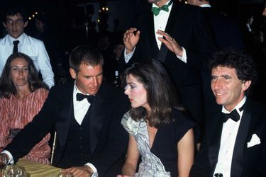 Harrison Ford et son épouse Melissa Mathison au Festival de Cannes avec la princesse Caroline de Monaco et Jack Lang, en 1985. 