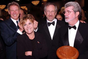Harrison Ford et Carrie Fisher avec George Lucas et Steven Spielberg aux BAFTA Awards en 2002. 