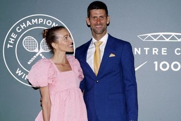 Novak Djokovic et sa femme Jelena, à Wimbledon, le 10 juillet 2022.