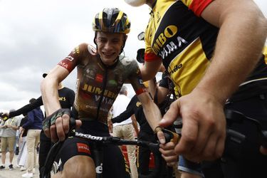 Coup de théâtre en haute altitude: le Danois Jonas Vingegaard (Jumbo) a remporté la onzième étape du Tour de France et a endossé le maillot jaune de leader, mercredi, au sommet du col du Granon.