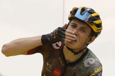 Coup de théâtre en haute altitude: le Danois Jonas Vingegaard (Jumbo) a remporté la onzième étape du Tour de France et a endossé le maillot jaune de leader, mercredi, au sommet du col du Granon.