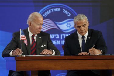 Joe Biden et le Premier ministre israélien Yaïr Lapid, à Jérusalem, le 14 juillet.