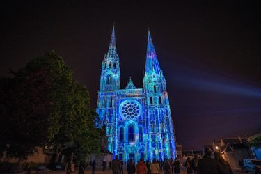 La cathédrale de Chartres illuminée