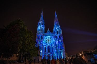 La cathédrale de Chartres illuminée