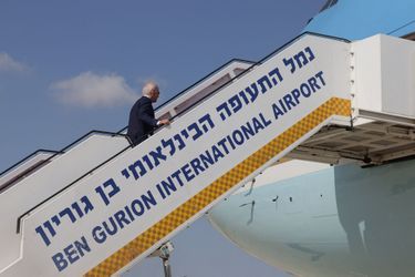 Joe Biden à l'aéroport de Tel-Aviv, en Israël, le 15 juillet 2022.