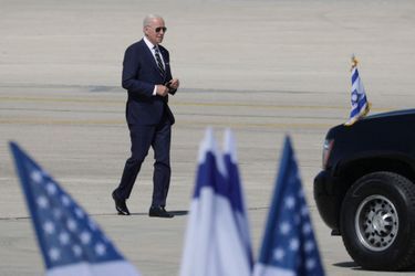 Joe Biden à l'aéroport de Tel-Aviv, en Israël, le 15 juillet 2022.