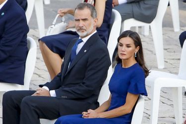 Le roi Felipe d&#039;Espagne et son épouse Letizia ont honoré les victimes du Covid-19, ainsi que le personnel soignant ce vendredi 15 juillet, à Madrid.