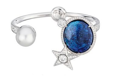 Chanel, beautés célestes. Bracelet en diamants et opale.