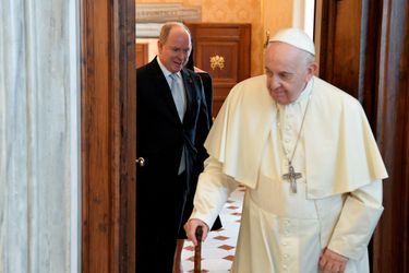 Le prince Albert en visite au Vatican, lors d'une audience privée avec le pape François, le 20 juillet 2022. 