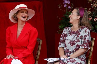 La princesse Delphine et la princesse Claire de Belgique - La famille royale belge assiste à la parade lors de la fête nationale à Bruxelles, le 21 juillet 2022.