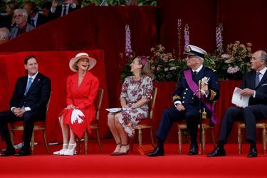 James O'Hare et sa femme la princesse Delphine, la princesse Claire et le prince Laurent, le prince Lorenz - La famille royale belge assiste à la parade lors de la fête nationale à Bruxelles, le 21 juillet 2022.