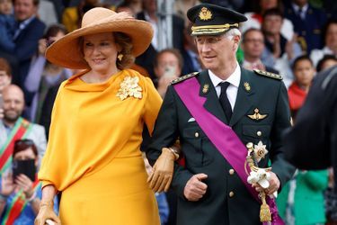 La reine Mathilde et le roi Philippe - La famille royale belge assiste à la parade lors de la fête nationale à Bruxelles, le 21 juillet 2022.