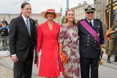 La princesse Delphine et son mari James O'Hare, la princesse Claire et le prince Laurent - La famille royale belge assiste à la parade lors de la fête nationale à Bruxelles, le 21 juillet 2022.