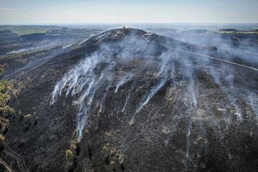 Les Monts d'Arrée (Finistère) après les deux incendies qui ont rasé 1.771 hectares de lande en une semaine. 