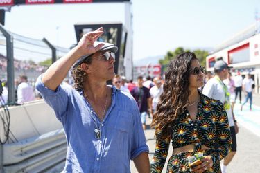 Matthew McConaughey et sa femme Camila Alves McConaughey - Les célébrités lors du Grand Prix de France de Formule 1 (F1) sur le circuit Paul Ricard au Castellet, le 24 juillet 2022.