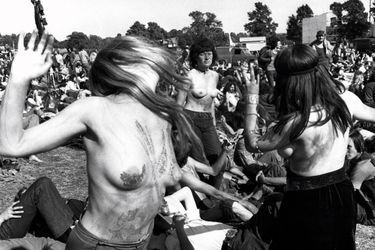 La troisième édition du festival de l’île de Wight, qui eut lieu du 26 au 30 août 1970, a accueilli l’une des dernières prestations de Jimi Hendrix et des Doors.