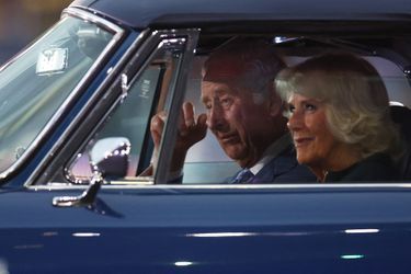 Le prince Charles et son épouse Camilla arrivent en Aston Martin - Cérémonie d&#039;ouverture des Commonweath Games de Birmingham, au Alexander Stadium, le 28 juillet 2022.