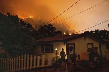 L'incendie, baptisé «McKinney», a détruit plus de 20.638 hectares de la forêt nationale de Klamath, dans le nord de la Californie.