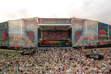 Le festival de Woodstock 99 fut un véritable échec, alors que les organisateurs espéraient recréer la magie de 1969.
