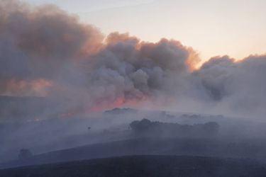 Fumée sur les Monts d'Arrée, à Brasparts en Bretagne, le 19 juillet 2022.