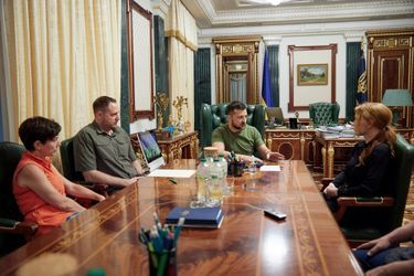 L'actrice Jessica Chastain assiste à une réunion avec le président ukrainien Volodymyr Zelensky, à Kyiv, en Ukraine, le 7 août 2022.