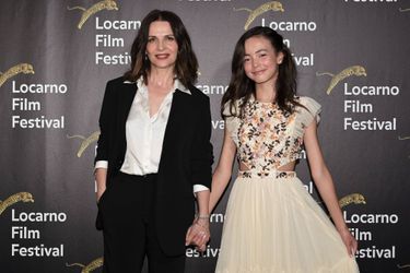 Juliette Binoche et Hala Finley le 6 août 2022 à Locarno (Suisse).