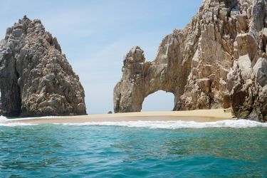 La plage de Cabo San Lucas, au Mexique, est particulièrement prisée des stars. Avec son sable blanc et son eau bleu turquoise, elle est la destination préférée de la famille Kardashian. On a aussi pu y apercevoir Jennifer Aniston et Courteney Cox ou encore Jessica Alba. 