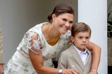 Le prince Oscar de Suède et sa mère la princesse héritière Victoria, le 14 juillet 2022 