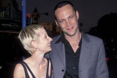 Anne Heche et Vince Vaughn à la première du film « Return to Paradise » en Californie aux États-Unis en 1998.