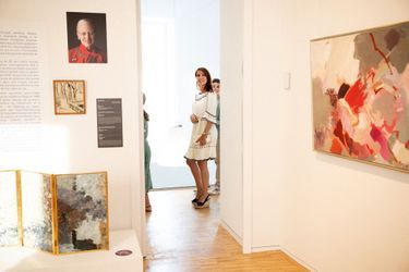 La princesse Marie de Danemark visite l’exposition «Margrethe II de Danemark, artiste-Reine» au musée Henri-Martin à Cahors, le 15 juillet 2022 