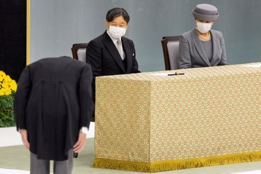 L'impératrice Masako et l'empereur Naruhito du Japon lors de la cérémonie des 77 ans de la capitulation du Japon, le 15 août 2022 à Tokyo