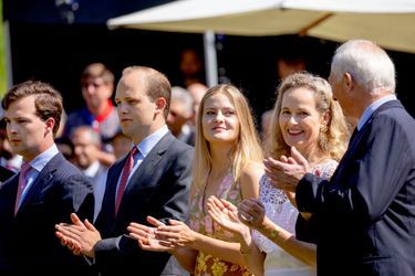 Les princes Georg et Josef Wenzel, les princesses Marie Caroline et Sophie et le prince Hans-Adam II de Liechtenstein à Vaduz, le 15 août 2022